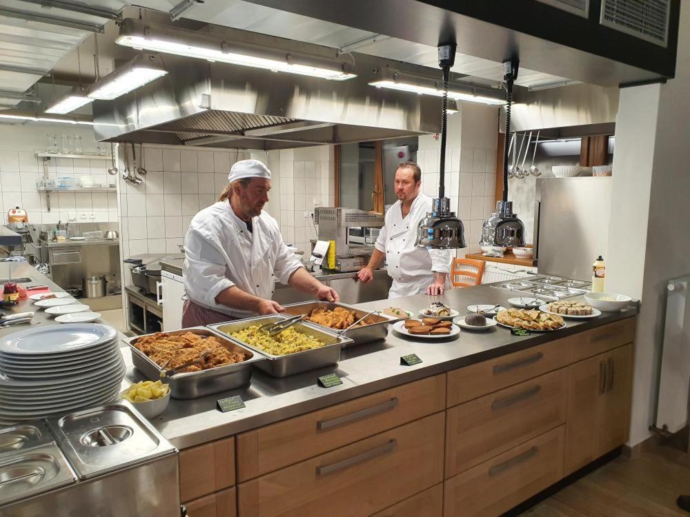 סטראז'ני Pension A Restaurace U Sousedu מראה חיצוני תמונה